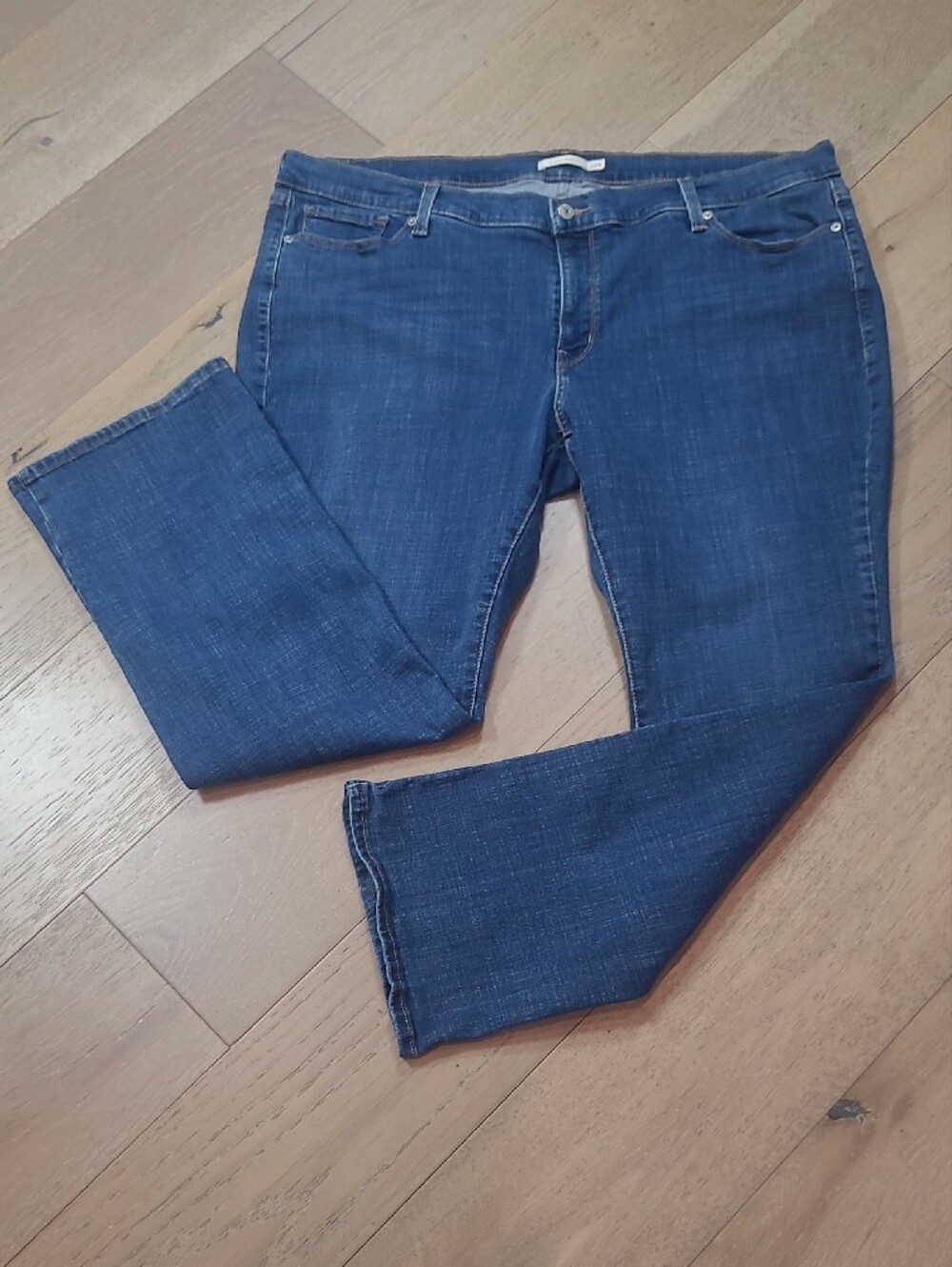 Levi's Jean Women's sz 24W Classic Boot Cut Mid Rise Dark Denim